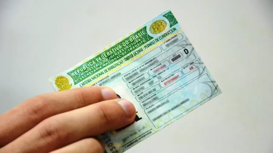 Contran aprova resolução que retira exigência de autoescola para CNH