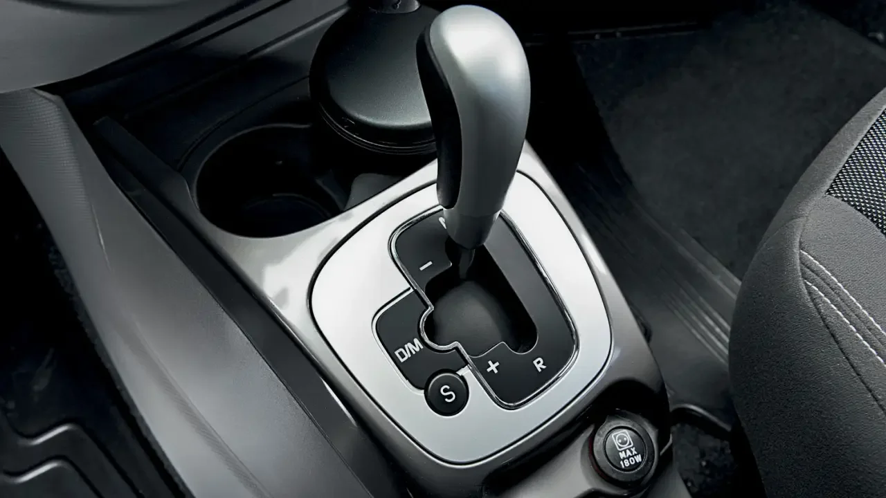 Nova regra da CNH pode limitar motoristas a carros automáticos ou manuais